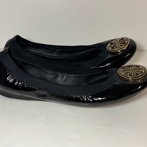 Tory Burch Black Patent Leather Caroline Logo Ballet Flats - Picture 2 of 16